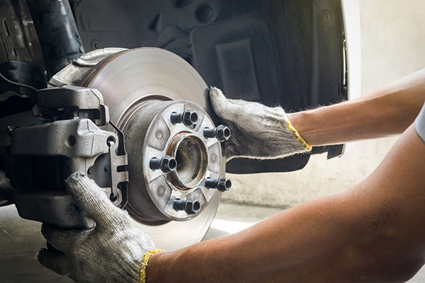 5 Subtle Signs Your Brakes Are Starting to Fail